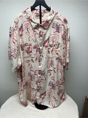 Men's Short-Sleeve Button-Down Shirt in Cream with Pink Floral Print